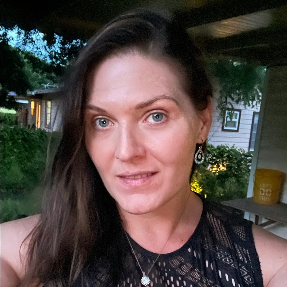 Meet your Posher, Brooke